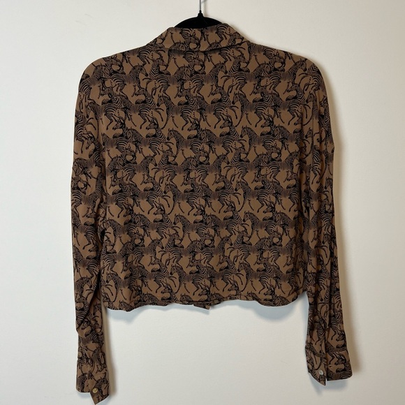 ⚪️ Twik animal print zebra cropped button down blouse - Picture 5 of 7